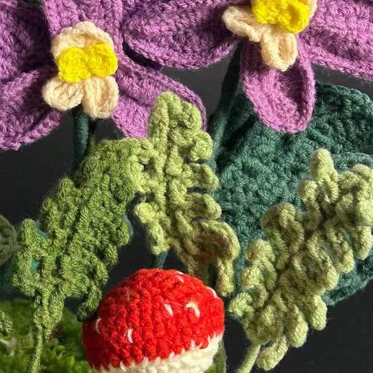 Crochet leaf pattern for serrated forest leaf with wire